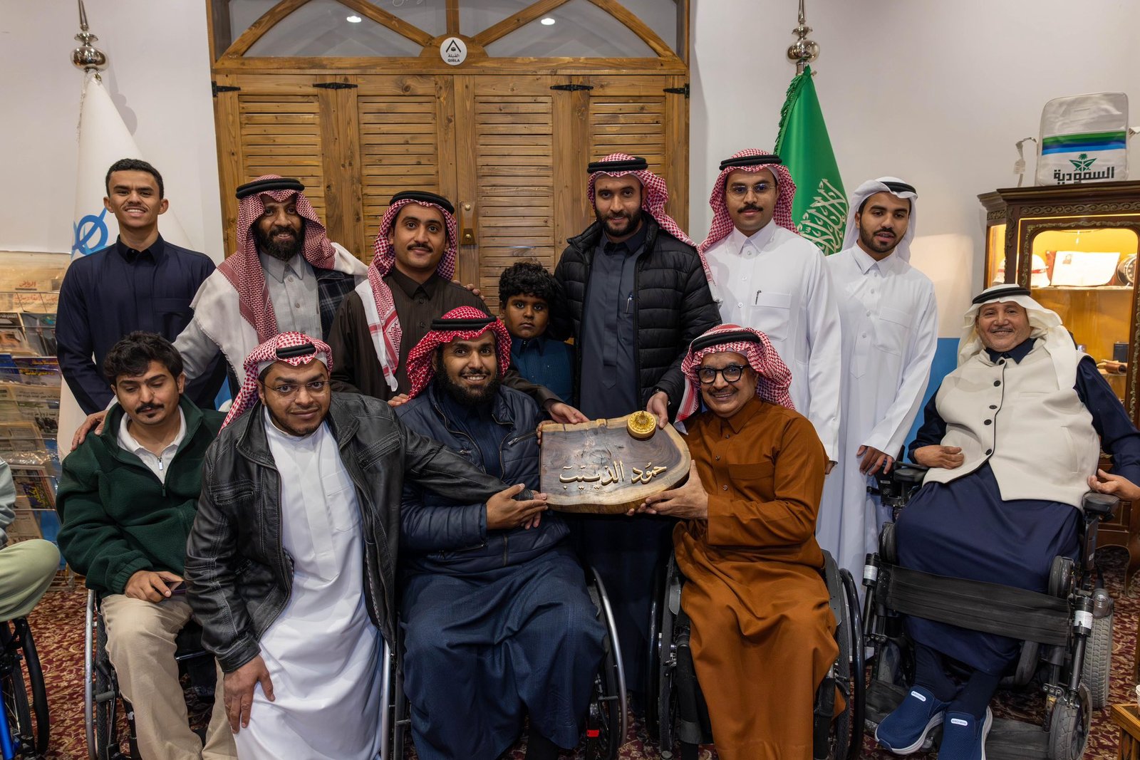 الأستاذ حمود الذييب وأبناؤه يستضيفون ديوانية همة لذوي الإعاقة على الإفطار